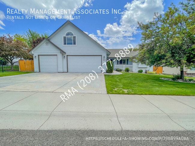 Primary Photo - 611 W Calderwood St