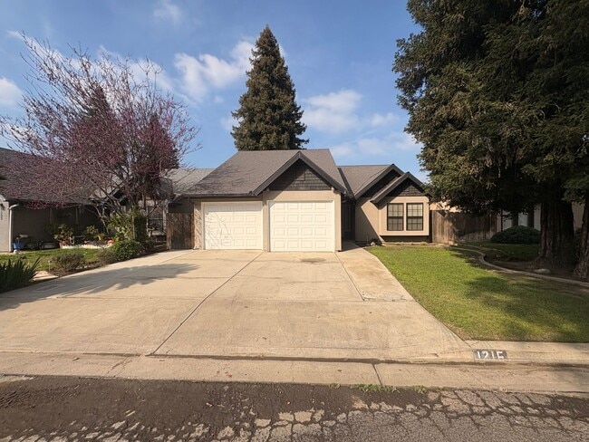 Building Photo - Beautiful 3 bedroom Home for rent in Visalia, Ca