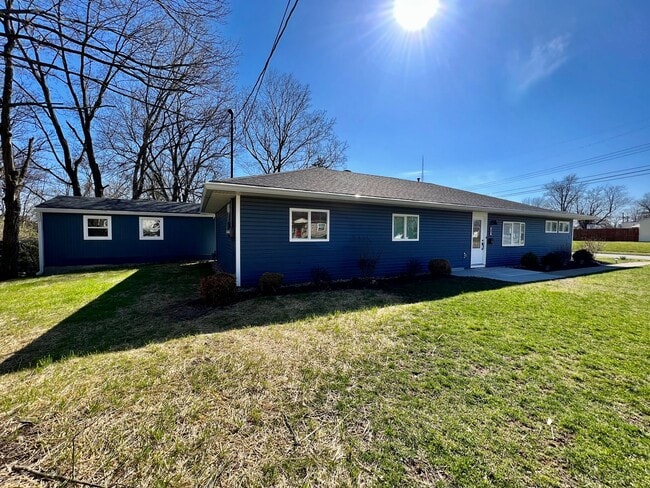 Building Photo - Quaint 4 Bedroom furnished Ranch Home in Mason Ohio