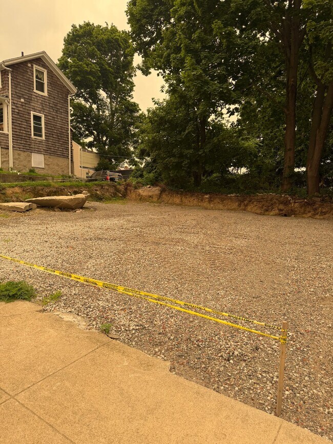 Building Photo - 913 Rodman St