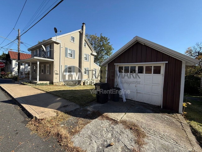 Building Photo - 202 W Church St