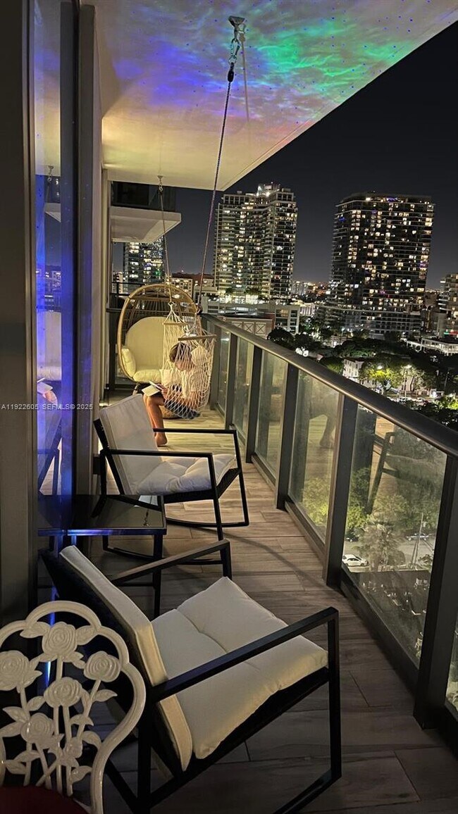 Building Photo - 501 NE 31st St