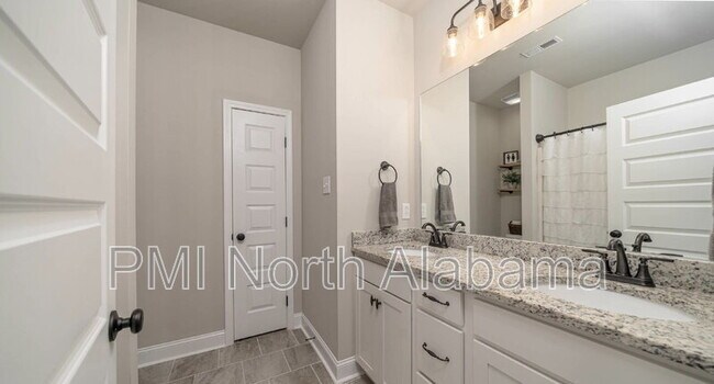 Building Photo - 120 Elledge Farm Dr