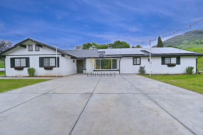 Building Photo - 25190 Elwood Rd