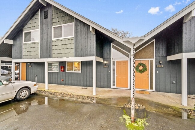 Building Photo - Chalet Villa