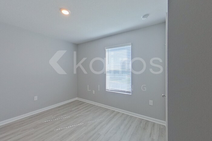 Building Photo - 4660 Malay Cir