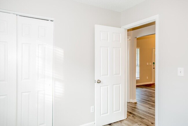 Building Photo - 3381 Chadbury Dr NW