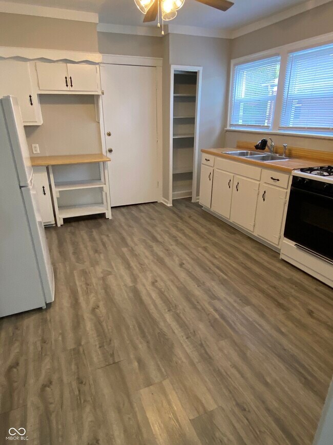 Building Photo - 5338 Winthrop Ave