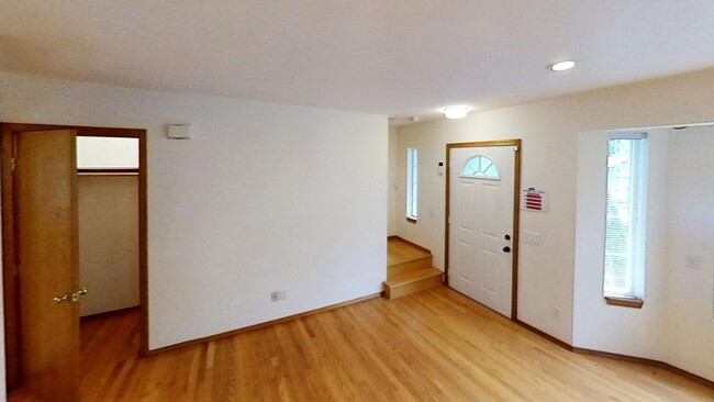 Building Photo - 1412 Sweetbay Dr
