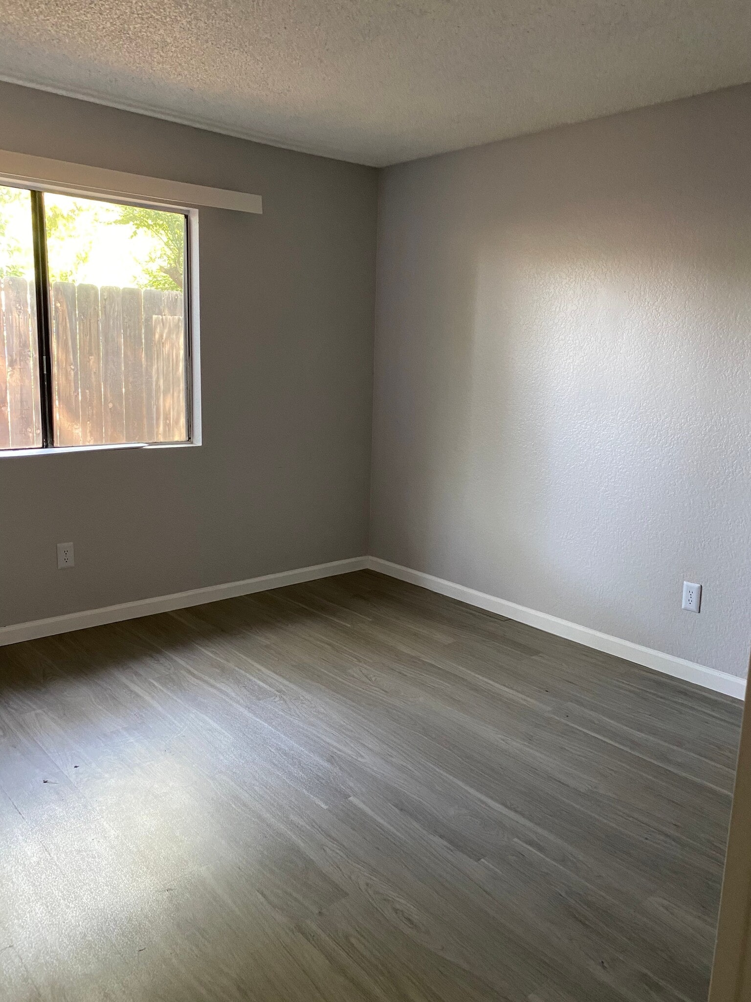 Building Photo - Jurupa Hacienda Apartments