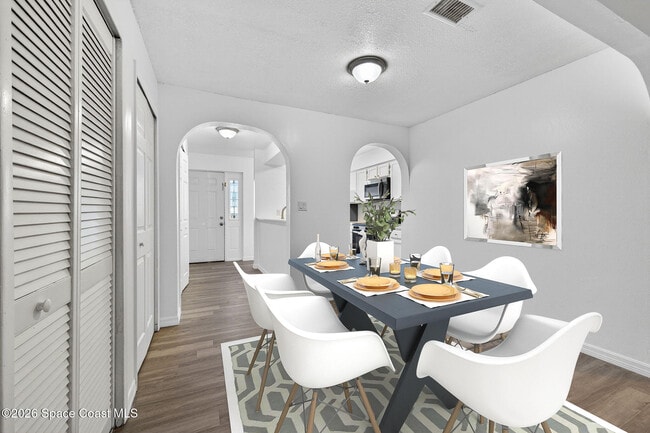 Building Photo - 2107 Hidden Grove Ln