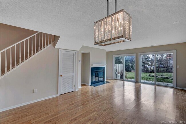 Building Photo - 11 Strathmore Ln