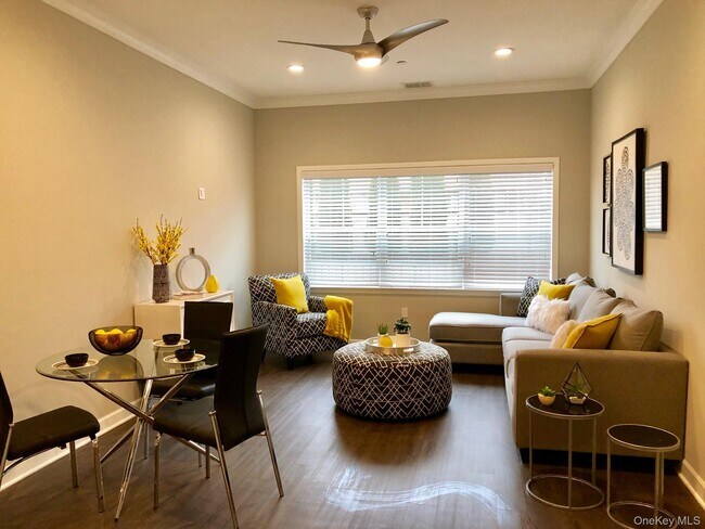 Building Photo - 148 S Front St