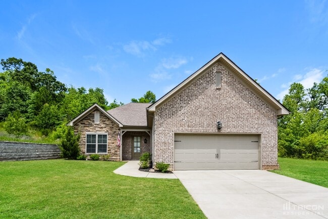Primary Photo - 211 E Quail Hollow Way