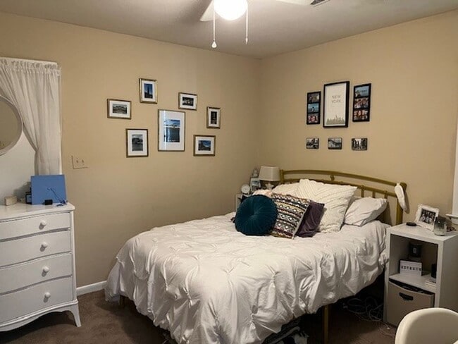 Building Photo - Charming Chapel Hill Cottage Near UNC with Spacious Backyard
