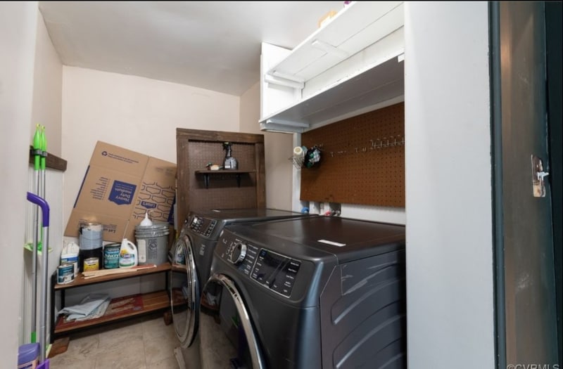 Building Photo - 2203 Edwards Ave