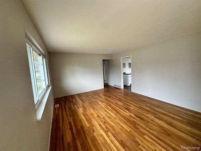 Building Photo - 147 S Carlson St