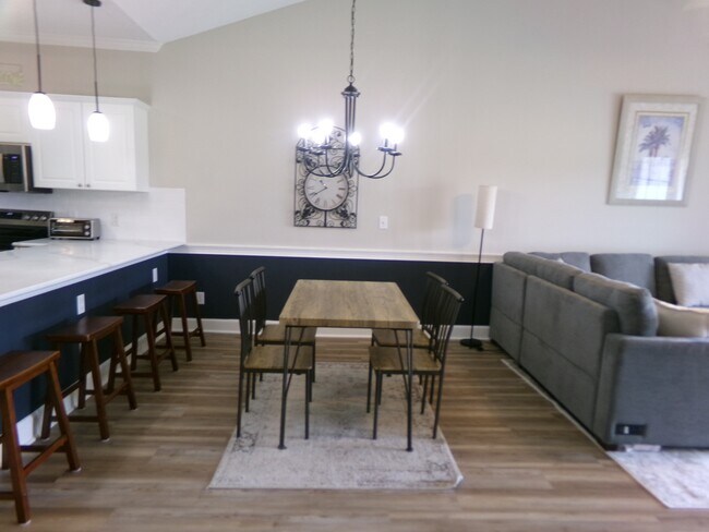 Building Photo - 4879 Dahlia Ct