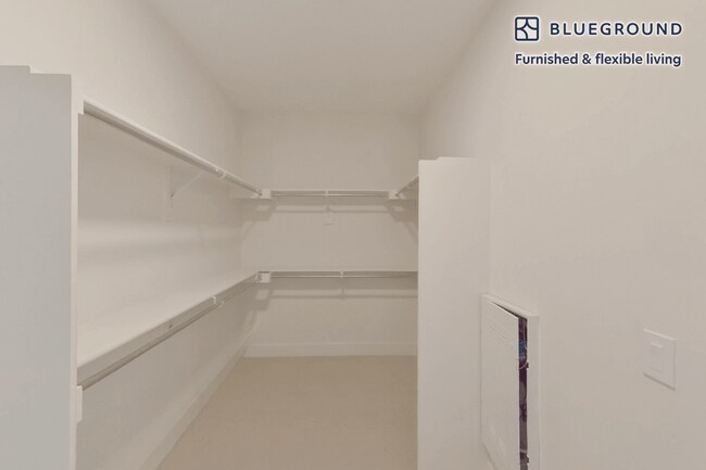 Building Photo - 1580 E 39th Ave