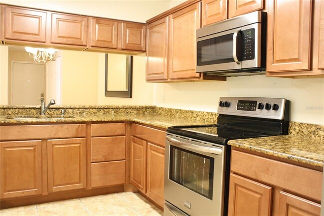 Building Photo - 630 Kenwick Cir