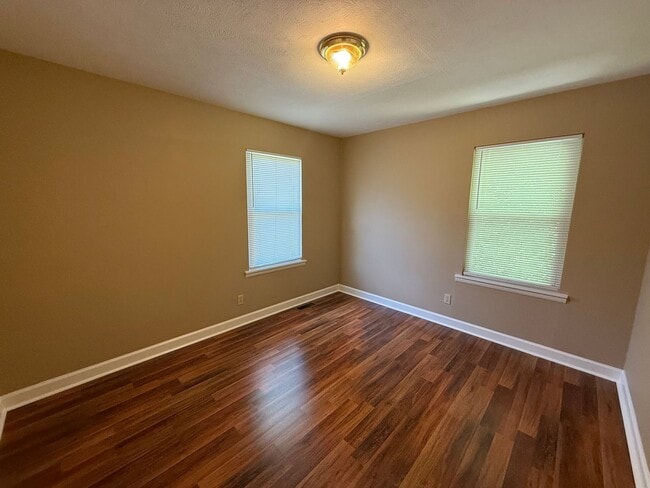 Building Photo - 3 Bedroom 1 bath house in Morristown, TN