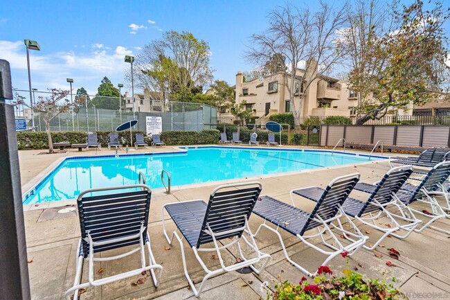 Building Photo - Upgraded 1 Bedroom, 1 Bath Townhome in Pri...