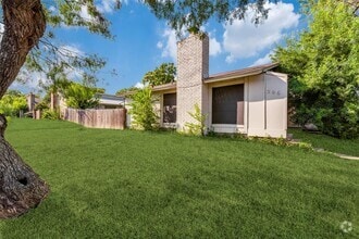 Building Photo - 206 W William Cannon Dr