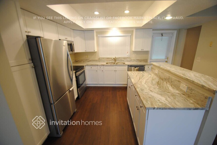 Building Photo - 805 Big Buck Cir