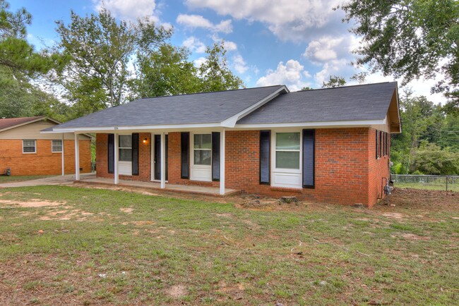 Building Photo - 2216 Walden Dr