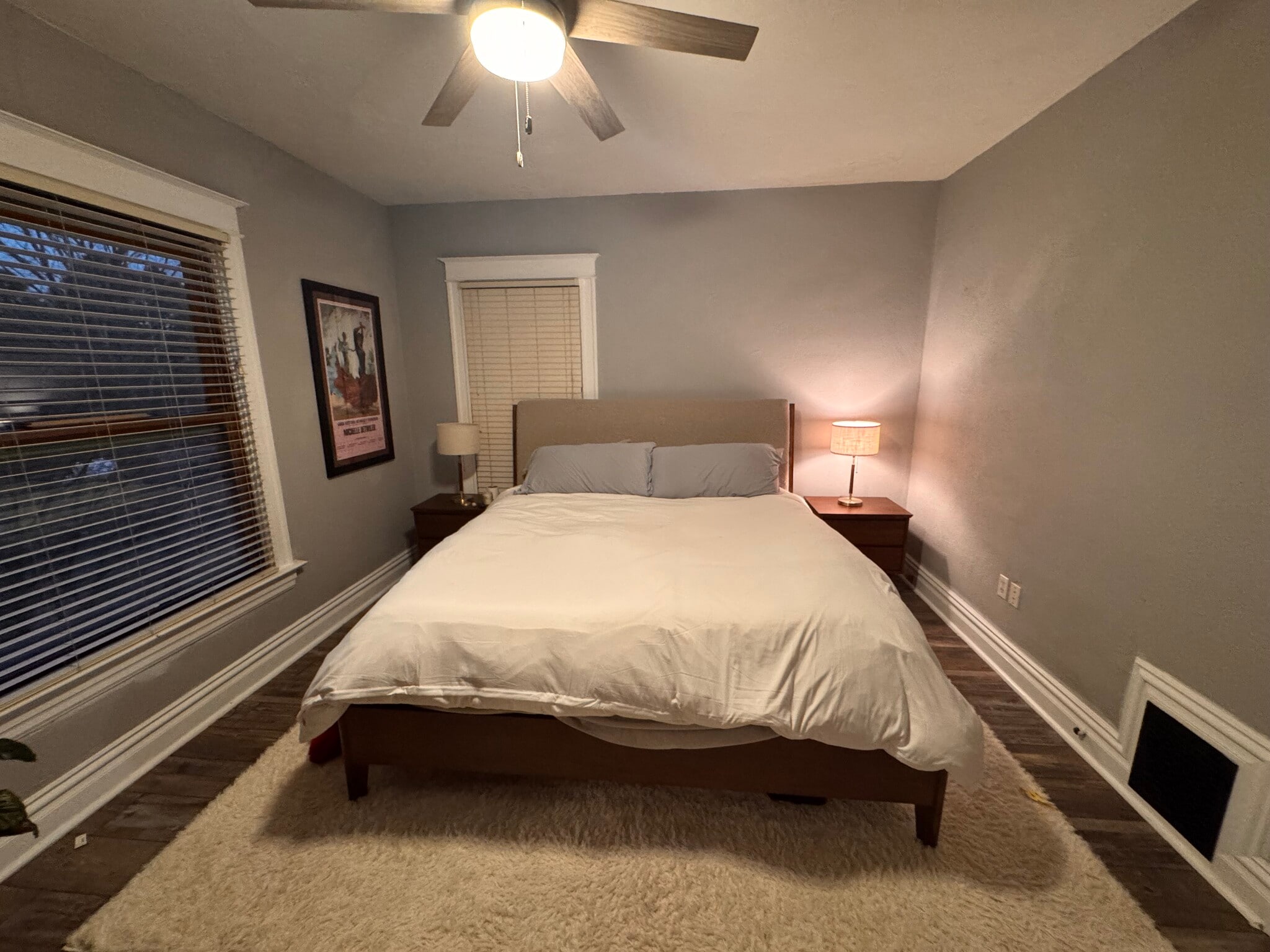 Front bdrm King size bed - 2415 N Vine St