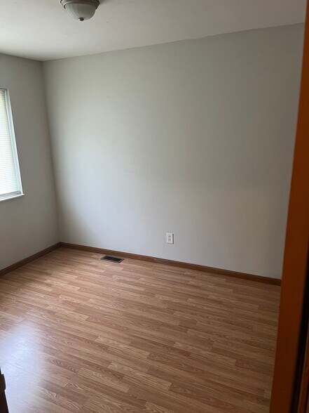 Building Photo - 628 Palisades Dr