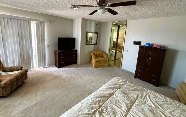 Building Photo - MLCC 3 Bedroom 2 Bath