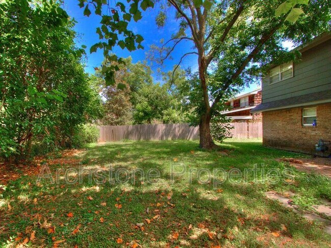 Building Photo - 2524 Boxwood Ave