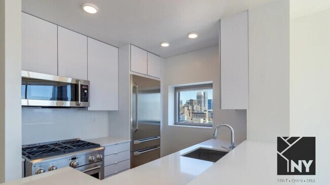 Building Photo - 2 bedroom in New York NY 10001