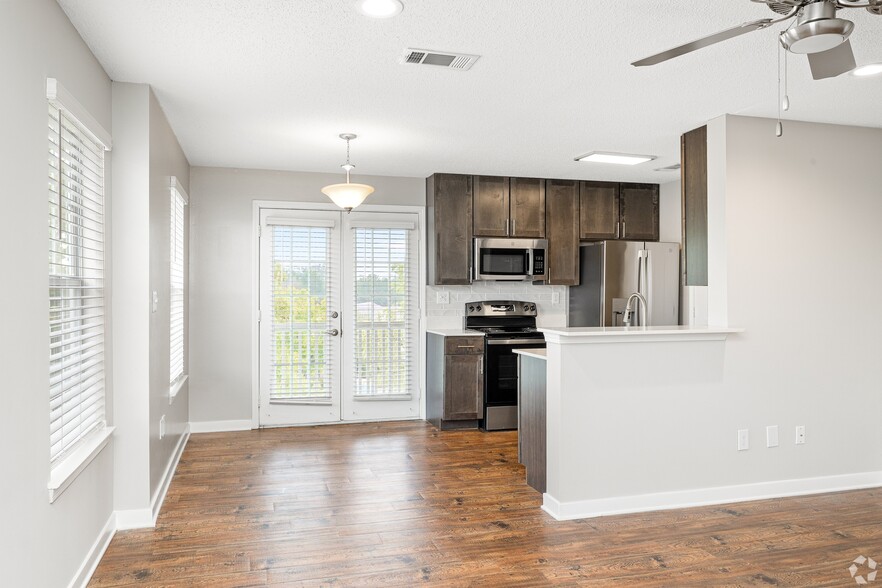 Primary Photo - Reserve at Park Place Apartment Homes