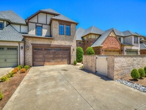 Building Photo - Luxury Edmond Townhome Overlooking Waterfa...