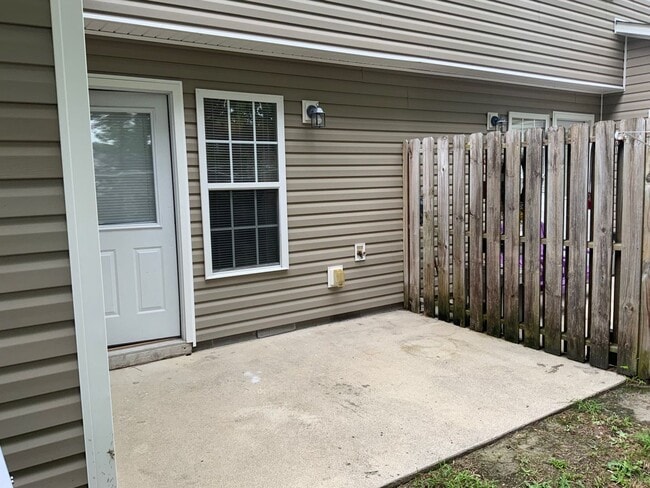 Building Photo - Two Bedroom Two and Half Bathroom Townhome located in Cornerstone Village