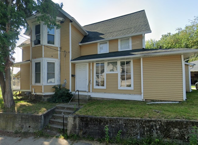 Building Photo - 2004 S Burdick St