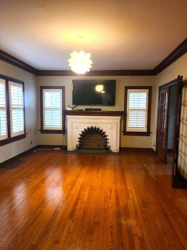 Building Photo - 3 Bed 2.5 Bath Plus ADU in Gatewood Add NW OKC