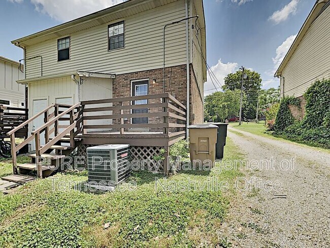 Building Photo - 613 Eastboro Dr