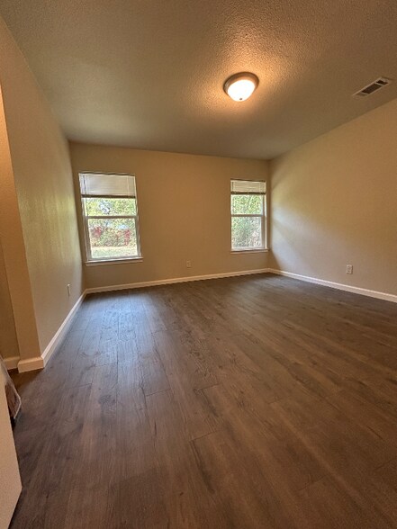 Building Photo - 5607 Hiett Ct