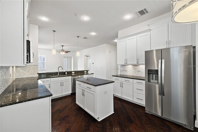 Building Photo - 5338 Ardsdale Ln