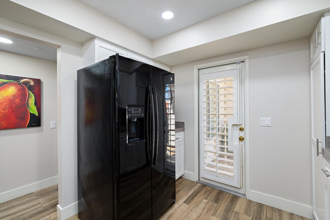 Building Photo - 139 Villa Ct