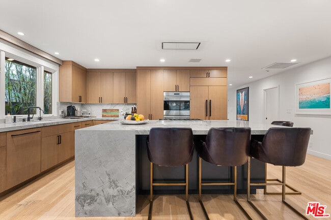 Building Photo - 3355 Alana Dr