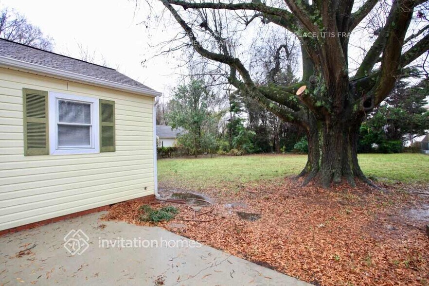 Building Photo - 5120 Elder Ave
