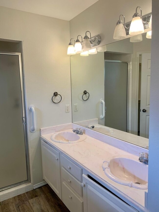 Building Photo - 1632 Whiterock Dr