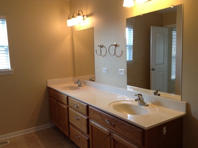 Building Photo - 2513 Vision Ave