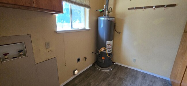 Building Photo - 2 bedroom home in Grass Valley