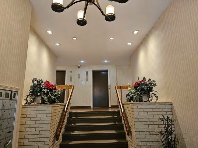 Building Photo - 34 A Padanaram Rd