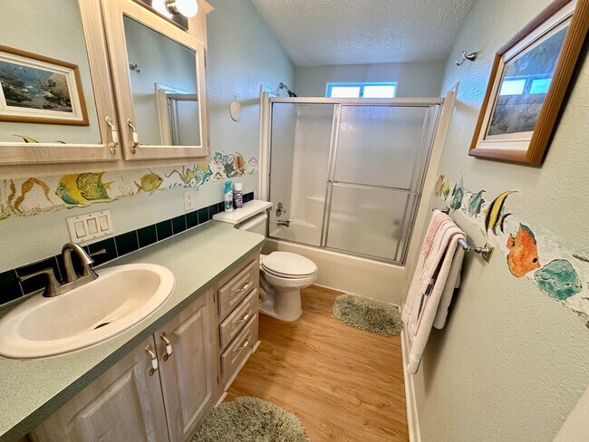 Building Photo - 564 Nettles Blvd